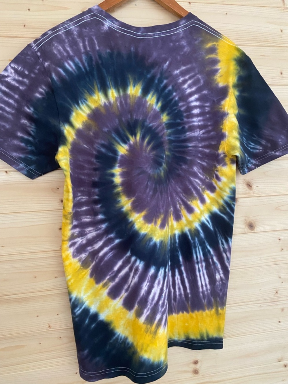 GILDAN SoftStyle Tie Dye Tee Size Medium Boho Festival Casual Unisex T-Shirt - Picture 7 of 11